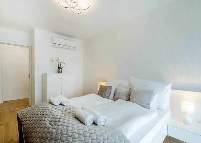 Myflat Wave Gold Premium I Lejlighed *